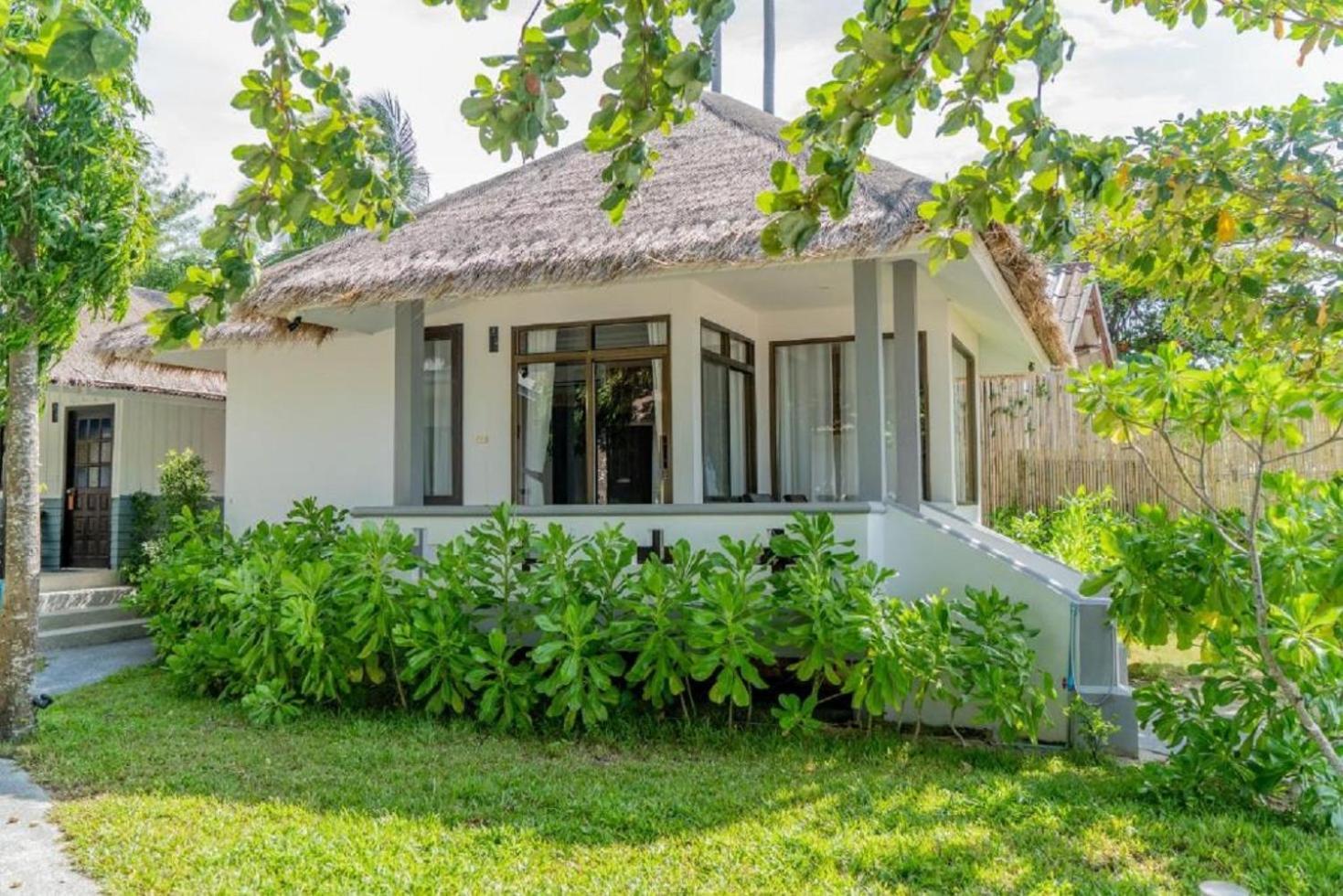 Adarin Beach Resort Mae Nam Luaran gambar