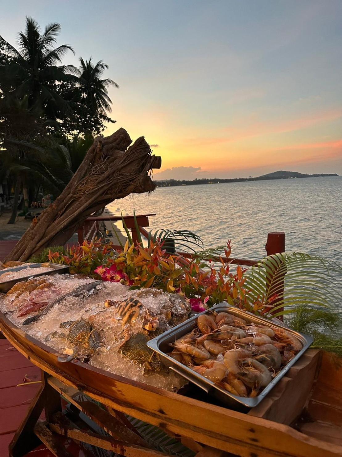 Adarin Beach Resort Mae Nam Luaran gambar